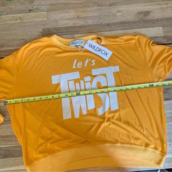 NWT Wildfox “Let’s Twist” Egg Yolk Yellow Graphic Sweatshirt M - Picture 4 of 9